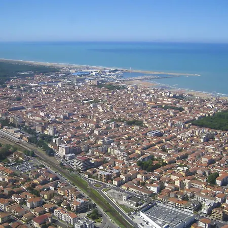 Acquamarina By Interhome * В'яреджо